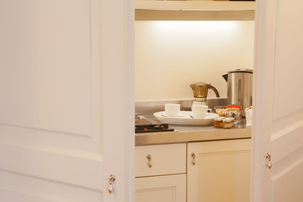 Private kitchenette