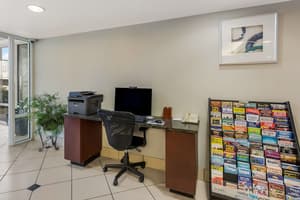 thumbnail: Business center