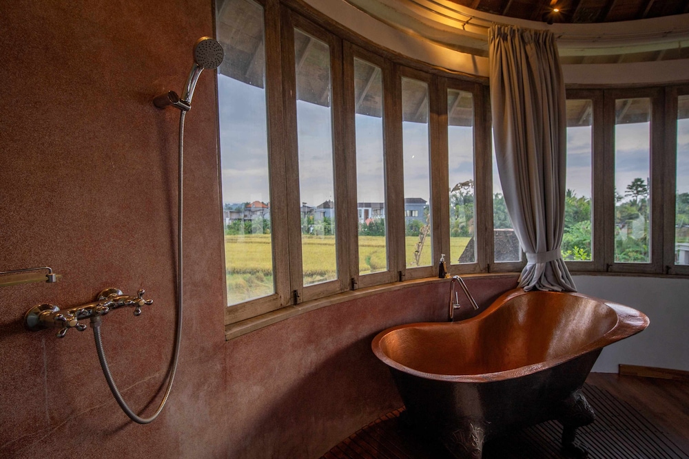 Portable bathtub seat