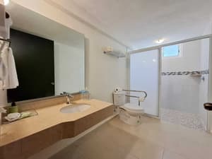 thumbnail: Hallway
