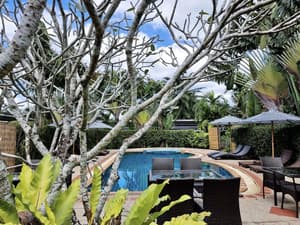 thumbnail: Front of property
