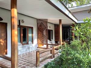 thumbnail: Front of property