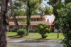 thumbnail: Front of property