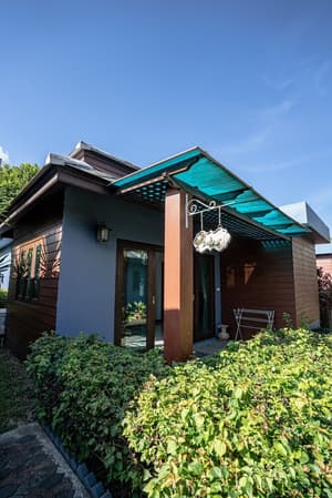 thumbnail: Exterior