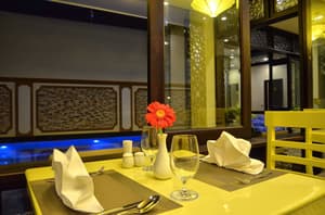thumbnail: Restaurant