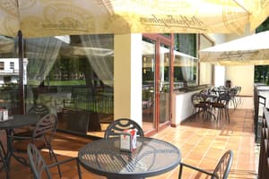 thumbnail: Outdoor dining