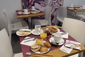 thumbnail: Breakfast area