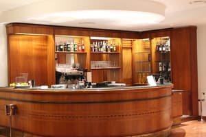 thumbnail: Bar (on property)