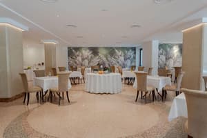 thumbnail: Breakfast area