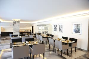 thumbnail: Restaurant