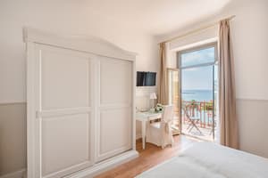 thumbnail: Interior detail