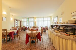 thumbnail: Breakfast area