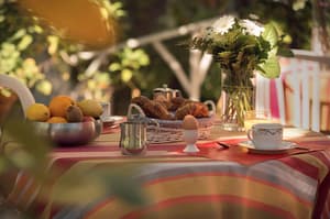 thumbnail: Outdoor dining