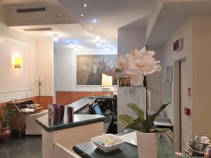 thumbnail: Interior entrance