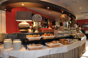 thumbnail: Breakfast area