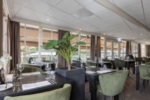thumbnail: Restaurant