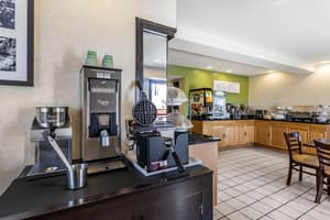 thumbnail: Breakfast area