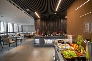 thumbnail: Breakfast area