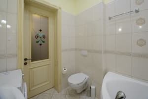 thumbnail: Bathroom amenities