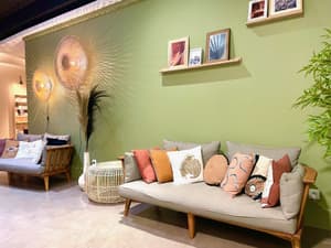 thumbnail: Lobby sitting area