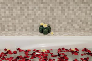 thumbnail: Bathroom amenities