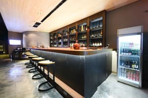 thumbnail: Bar (on property)