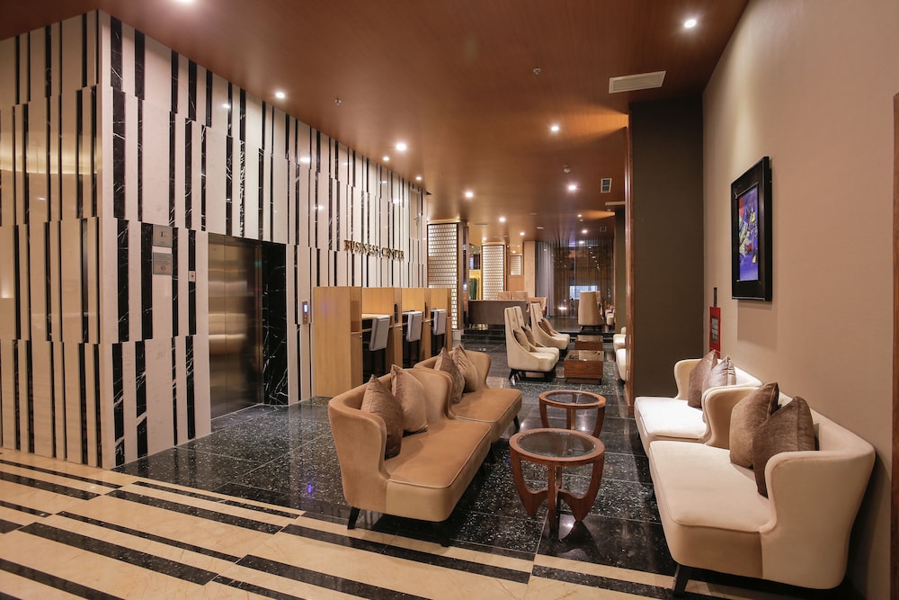 Lobby lounge