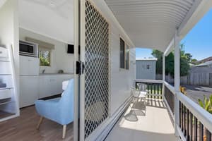 thumbnail: Exterior