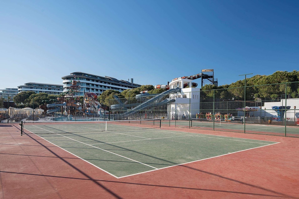 Tennis court