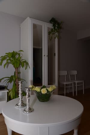 thumbnail: In-room dining