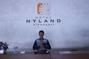 thumbnail: Reception