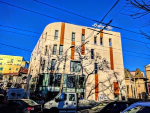 thumbnail: Exterior detail