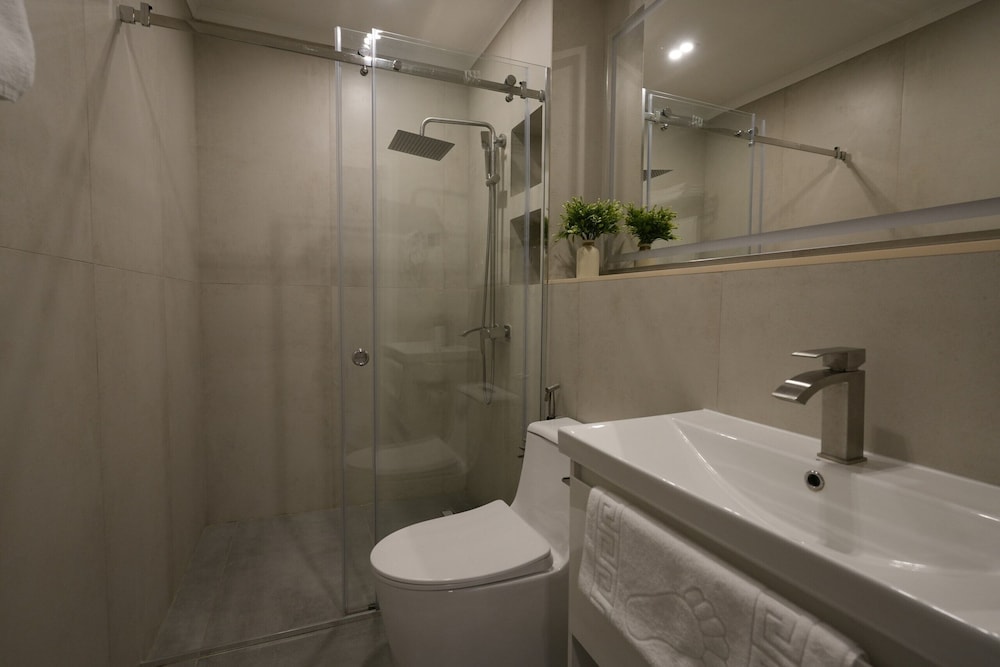 Bathroom shower