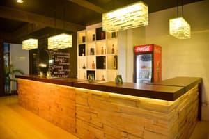 thumbnail: Bar (on property)