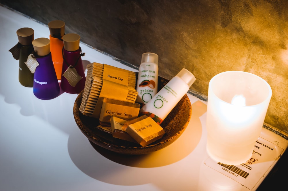 Bathroom amenities