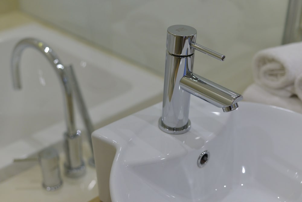 Bathroom sink