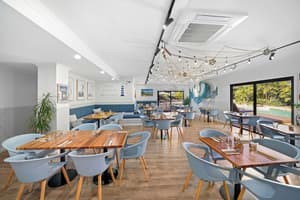 thumbnail: Restaurant