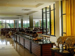 thumbnail: Restaurant