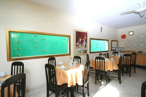 thumbnail: Breakfast area