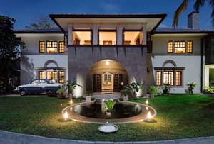 thumbnail: Front of property