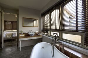 thumbnail: Deep soaking bathtub