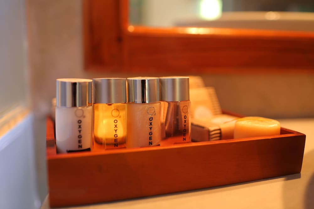 Bathroom amenities
