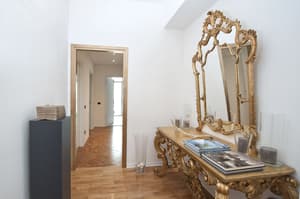 thumbnail: Interior entrance