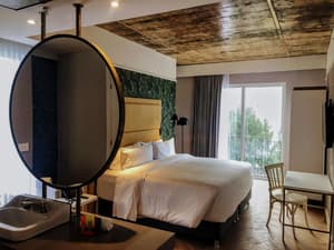thumbnail: Room