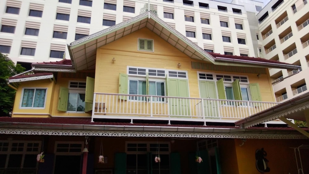 Primary image