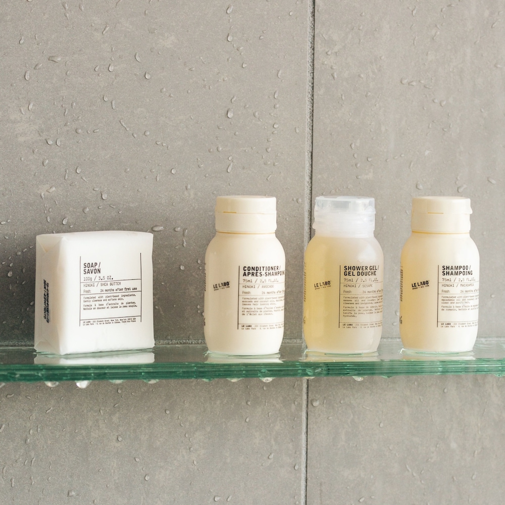 Bathroom amenities