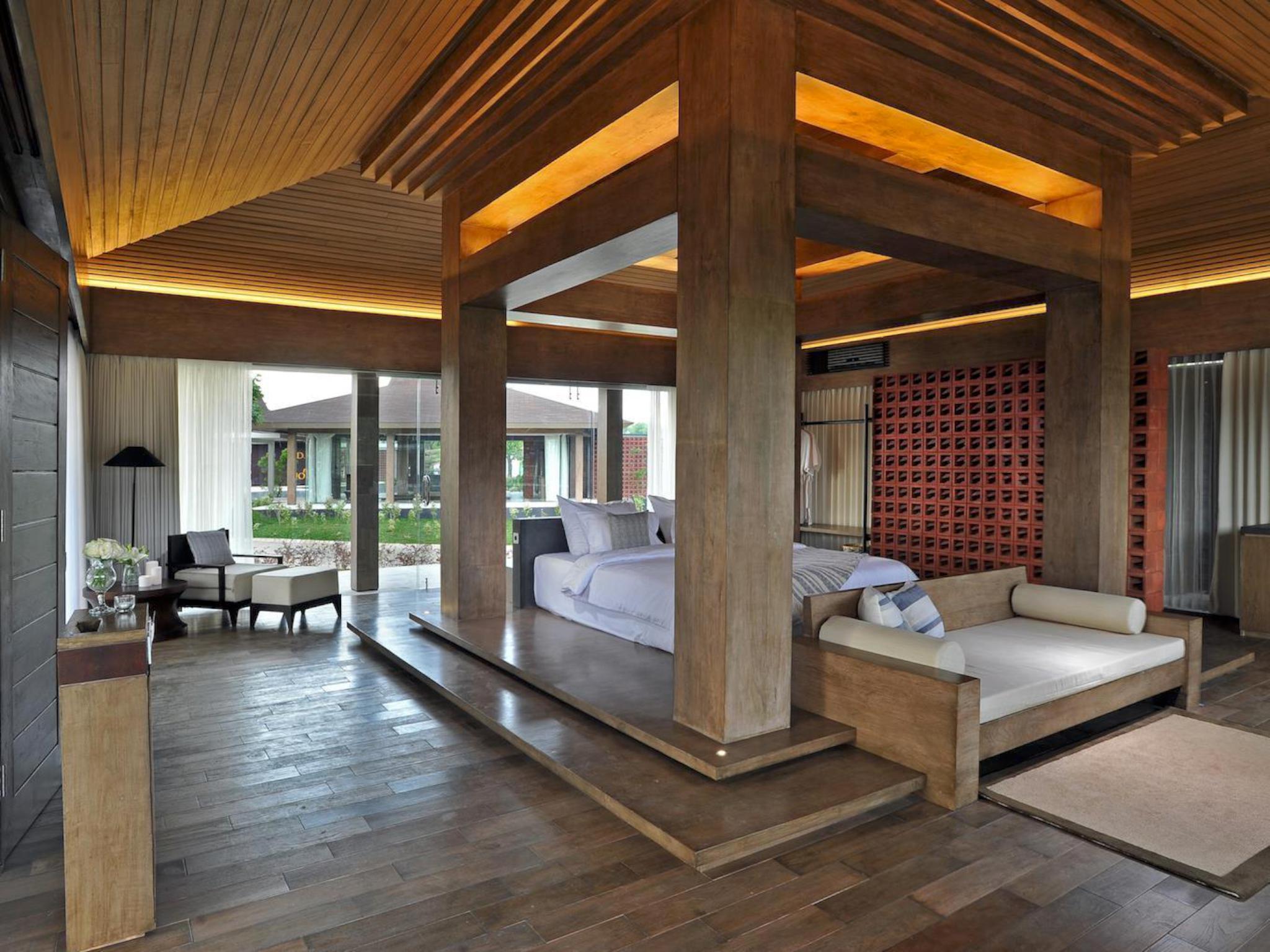 Swimming pool-spa