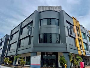thumbnail: Front of property