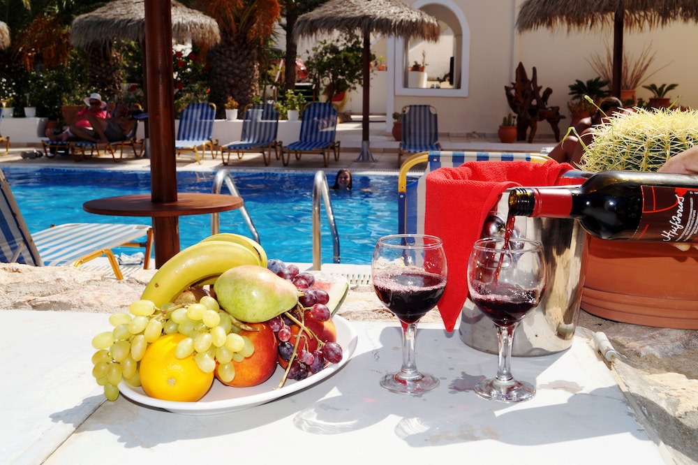 Poolside bar