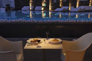 thumbnail: Bar (on property)